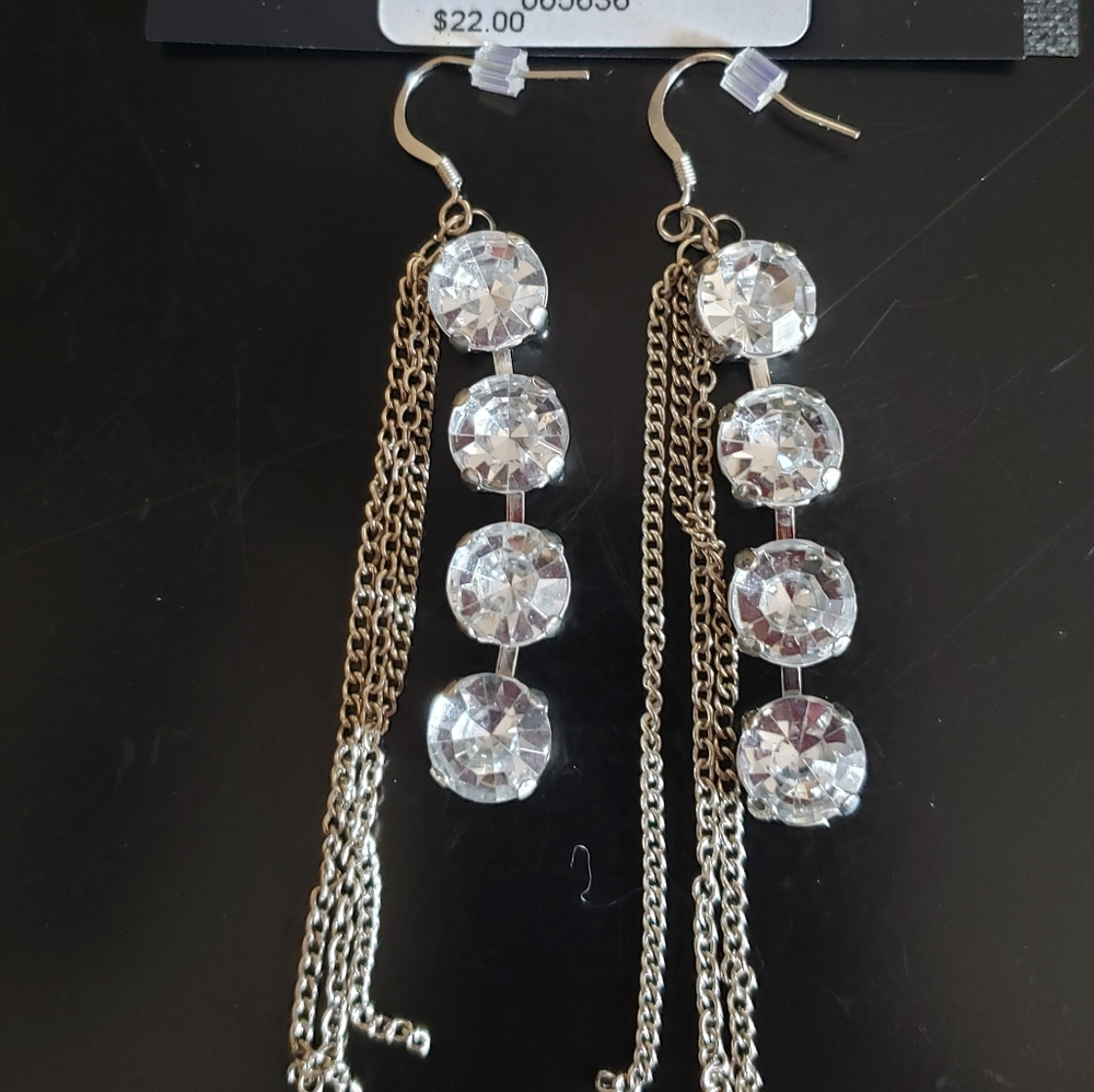 NWT Silver Rhinestone Drop Earrings